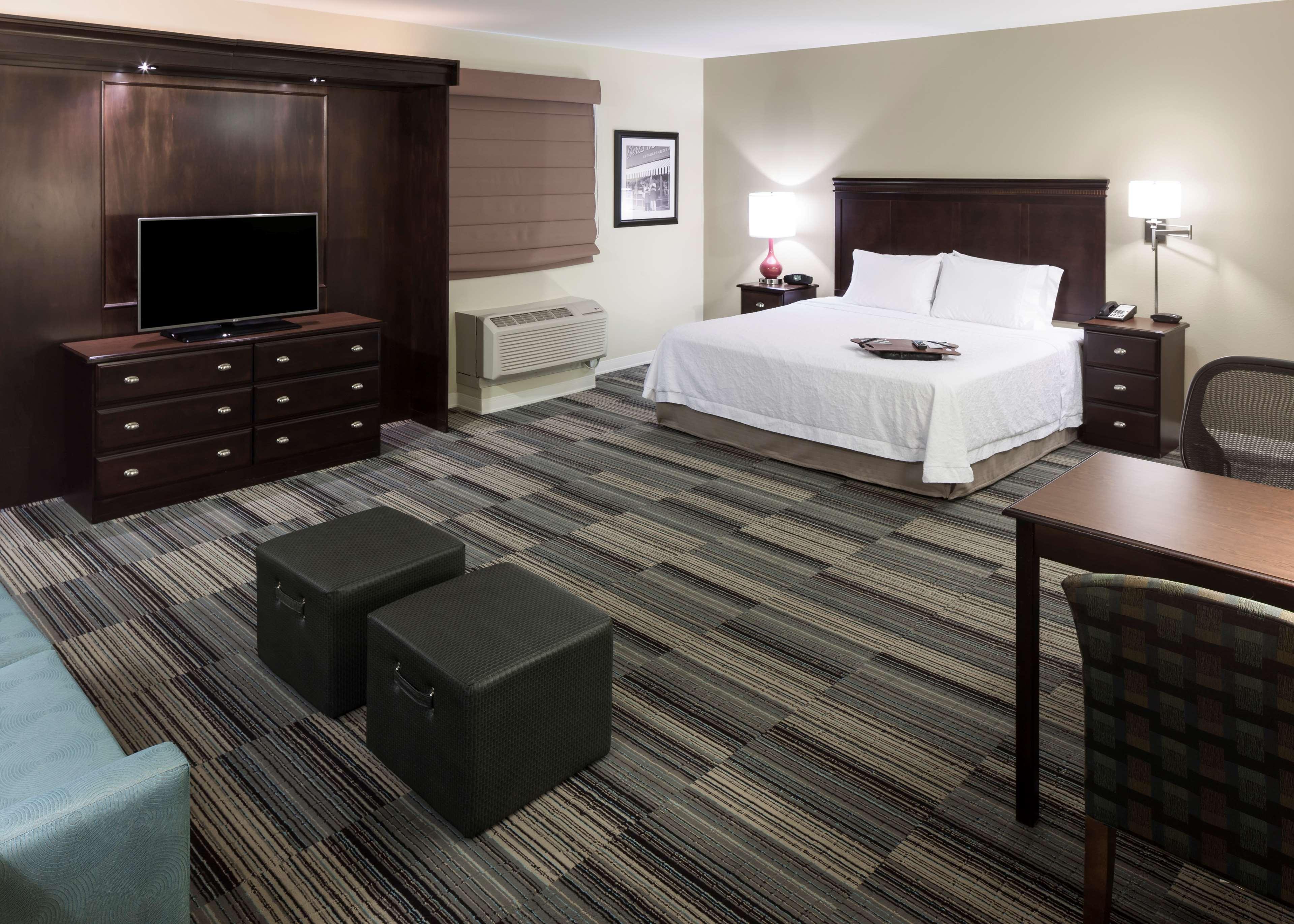 Hampton Inn & Suites Omaha-Downtown Exterior foto